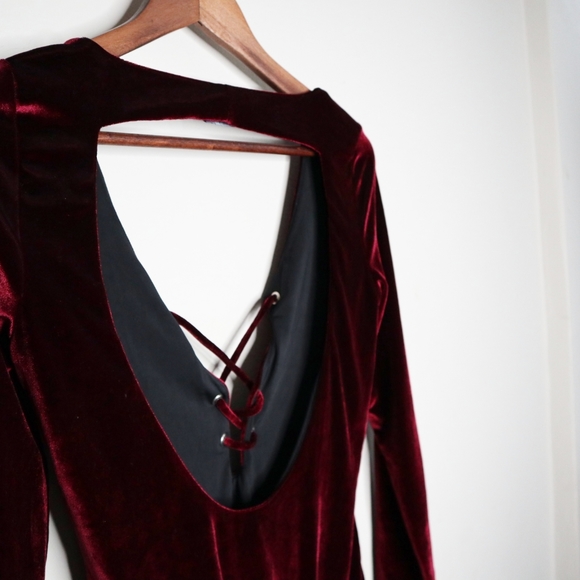 ✨NWOT✨Nasty Gal Velvet Bodysuit - Picture 6 of 7